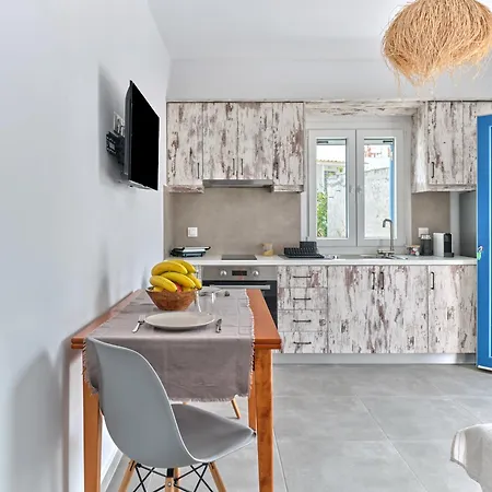 アパート Nickevi ナウサ