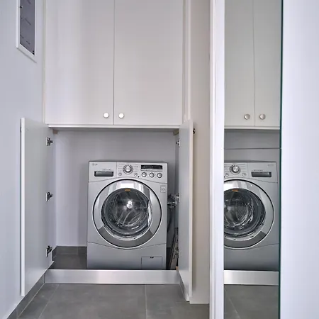 Nickevi アパート ナウサ