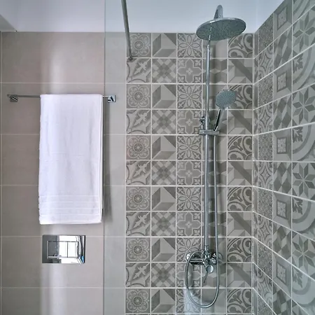 Nickevi * Naousa (Paros)